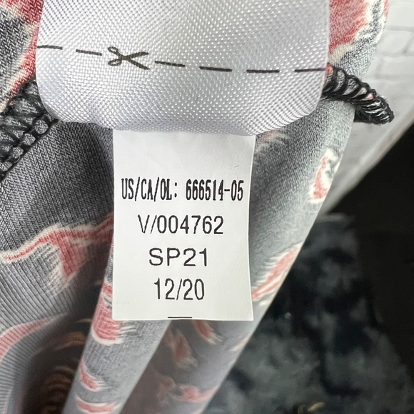 👗|•BANANA REPUBLIC•| Dark Grey Graphic Dress Size Large - Picture 8 of 8